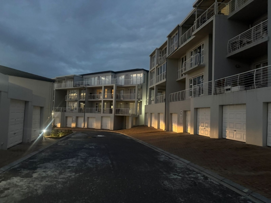 To Let 2 Bedroom Property for Rent in Big Bay Western Cape